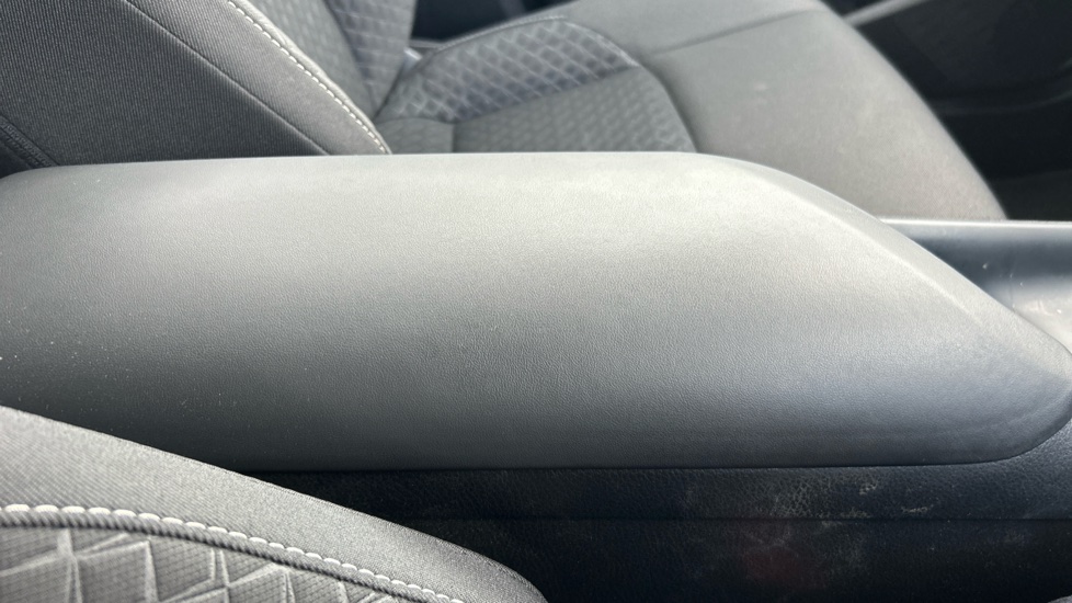 Toyota C-HR 1.8 Hybrid Icon 5dr CVT Hybrid Hatchback - Image 45