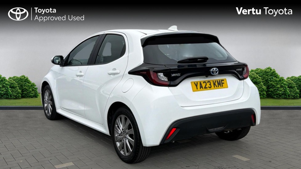 Toyota Yaris 1.5 Hybrid Icon 5dr CVT Hybrid Hatchback - Image 4