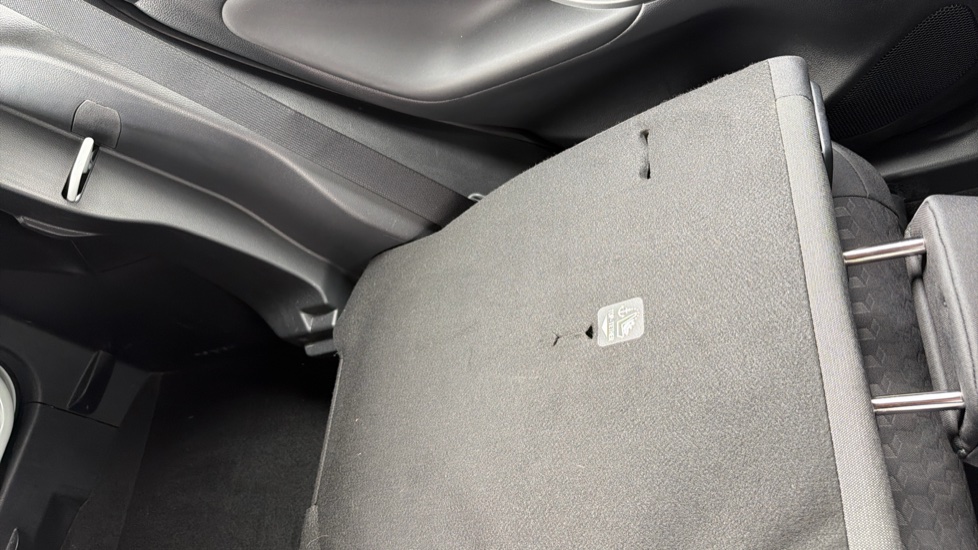 Toyota Yaris 1.5 Hybrid Icon 5dr CVT Hybrid Hatchback - Image 18
