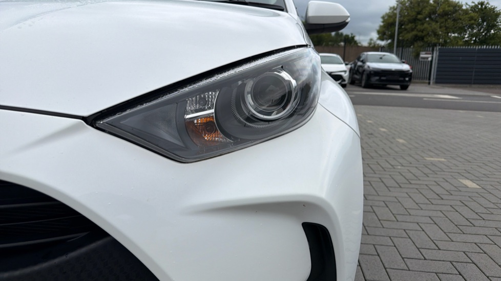 Toyota Yaris 1.5 Hybrid Icon 5dr CVT Hybrid Hatchback - Image 20