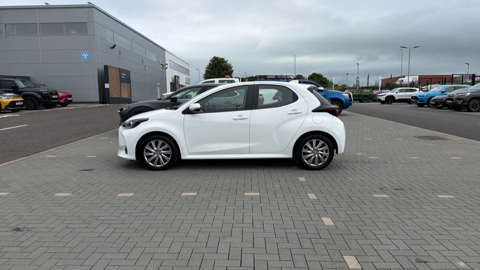 Toyota Yaris 1.5 Hybrid Icon 5dr CVT Hybrid Hatchback - Image 24