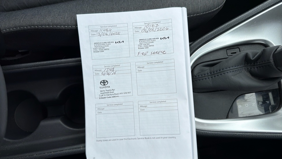 Toyota Yaris 1.5 Hybrid Icon 5dr CVT Hybrid Hatchback - Image 27
