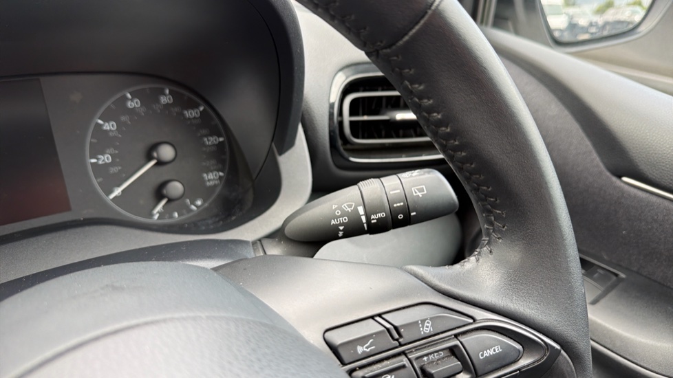 Toyota Yaris 1.5 Hybrid Icon 5dr CVT Hybrid Hatchback - Image 31