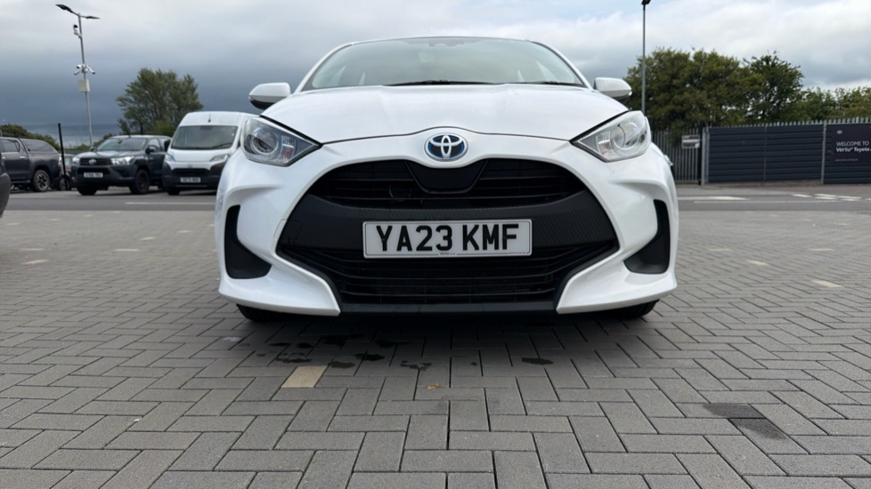Toyota Yaris 1.5 Hybrid Icon 5dr CVT Hybrid Hatchback - Image 47