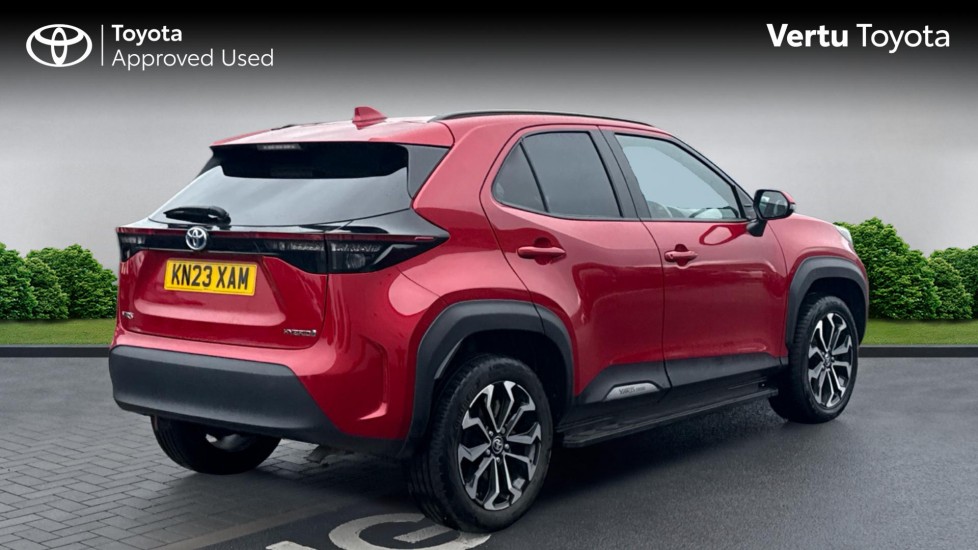 Toyota Yaris Cross 1.5 Hybrid Design 5dr CVT Hybrid Estate - Image 2