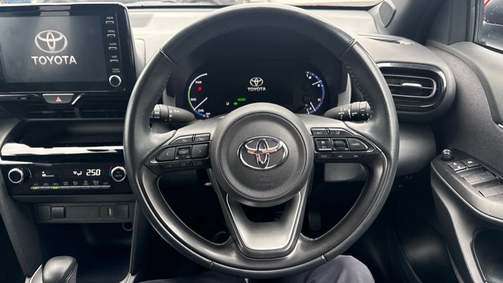 Toyota Yaris Cross 1.5 Hybrid Design 5dr CVT Hybrid Estate - Image 7