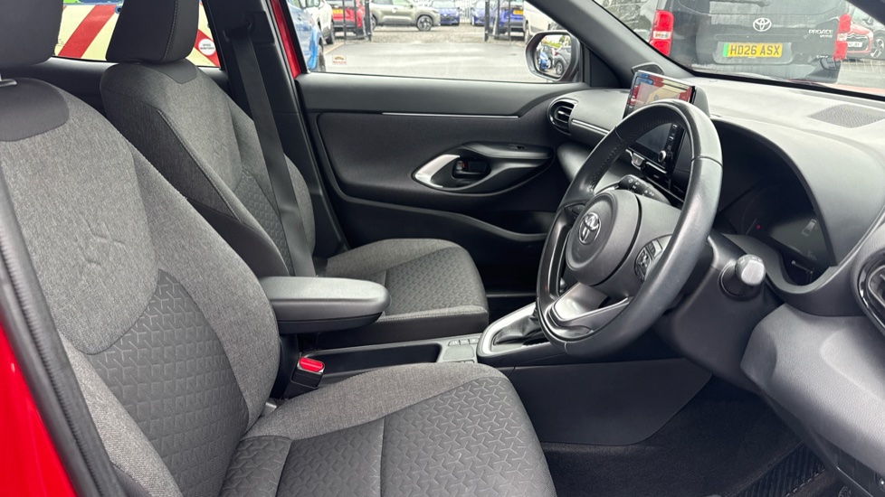 Toyota Yaris Cross 1.5 Hybrid Design 5dr CVT Hybrid Estate - Image 12