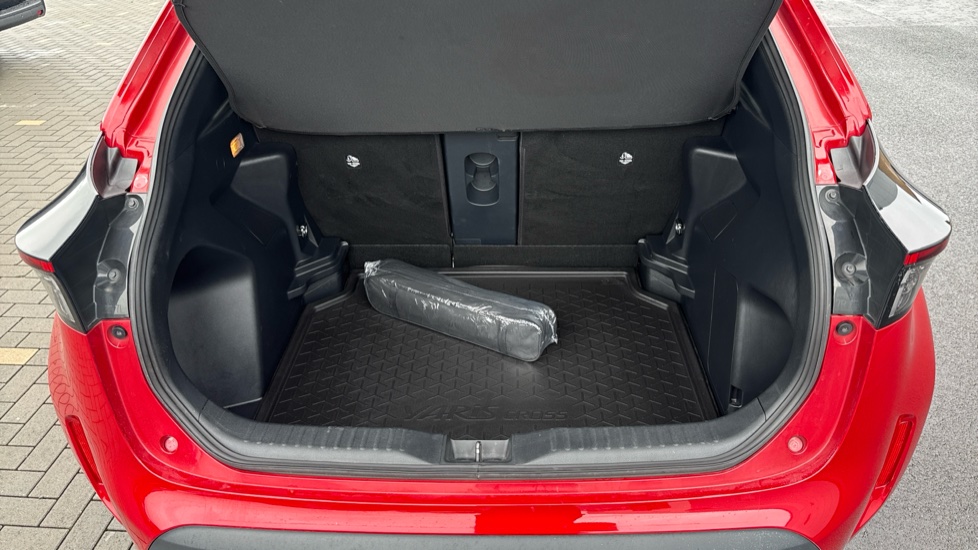 Toyota Yaris Cross 1.5 Hybrid Design 5dr CVT Hybrid Estate - Image 13