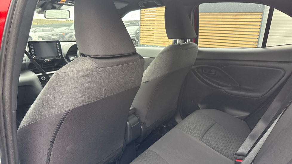 Toyota Yaris Cross 1.5 Hybrid Design 5dr CVT Hybrid Estate - Image 19