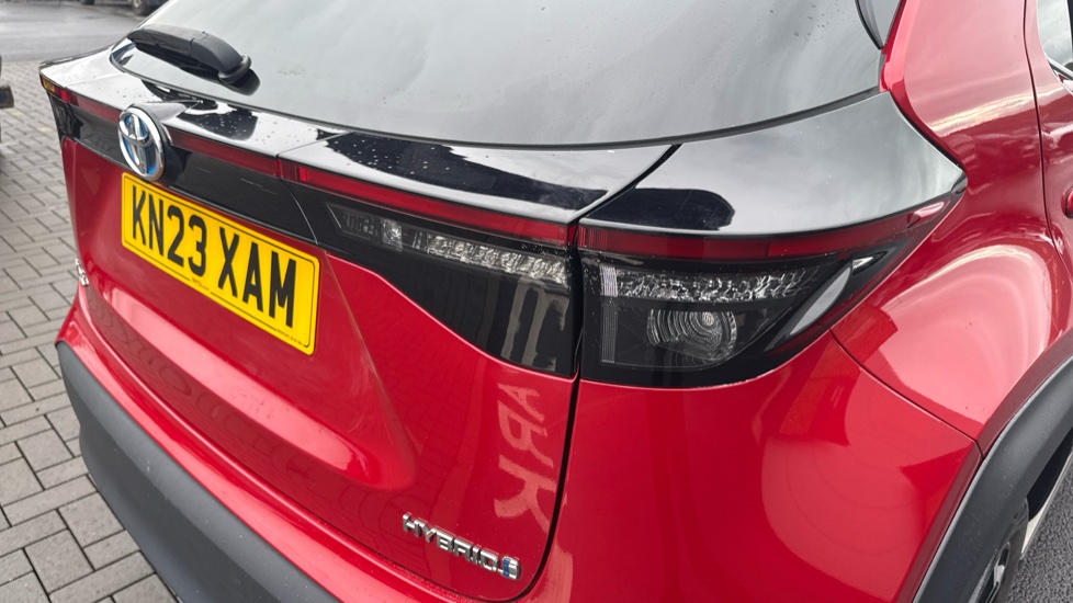 Toyota Yaris Cross 1.5 Hybrid Design 5dr CVT Hybrid Estate - Image 21