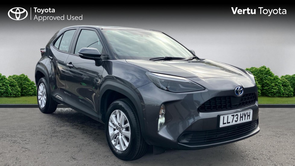 Toyota Yaris Cross 1.5 Hybrid Icon 5dr CVT Hybrid Estate - Image 1