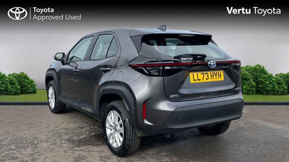 Toyota Yaris Cross 1.5 Hybrid Icon 5dr CVT Hybrid Estate - Image 4