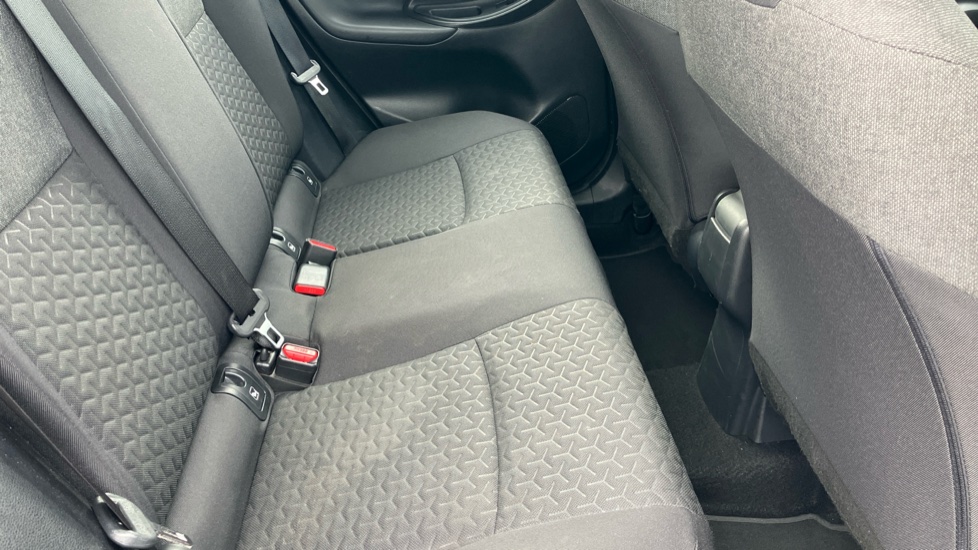 Toyota Yaris Cross 1.5 Hybrid Icon 5dr CVT Hybrid Estate - Image 8