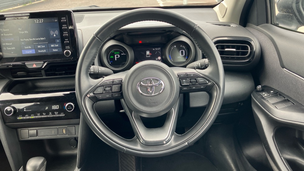 Toyota Yaris Cross 1.5 Hybrid Icon 5dr CVT Hybrid Estate - Image 10