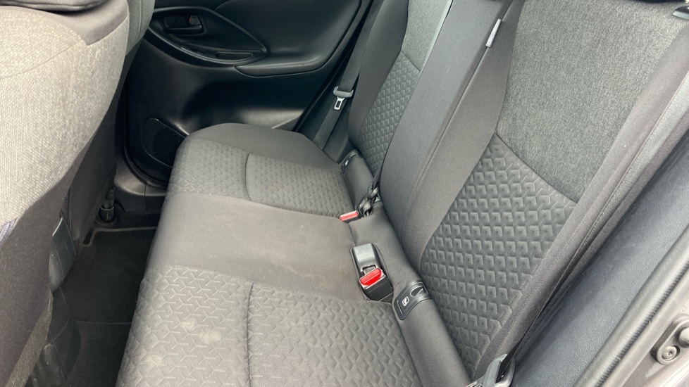 Toyota Yaris Cross 1.5 Hybrid Icon 5dr CVT Hybrid Estate - Image 15