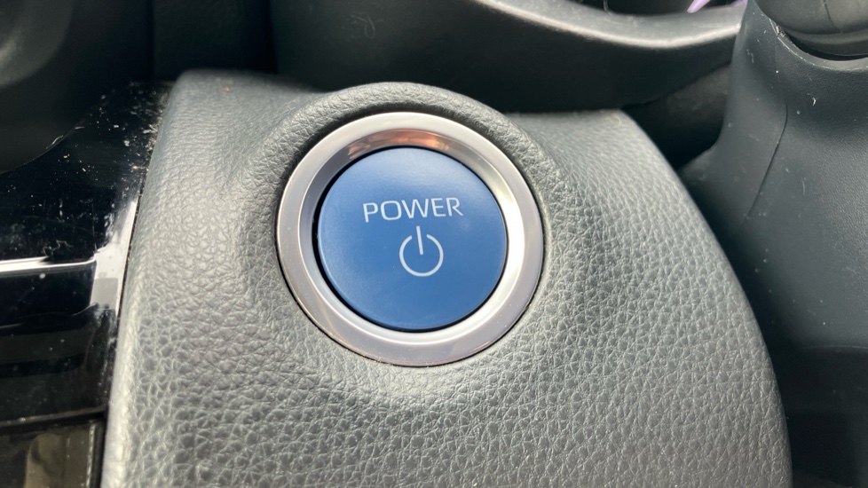 Toyota Yaris Cross 1.5 Hybrid Icon 5dr CVT Hybrid Estate - Image 16