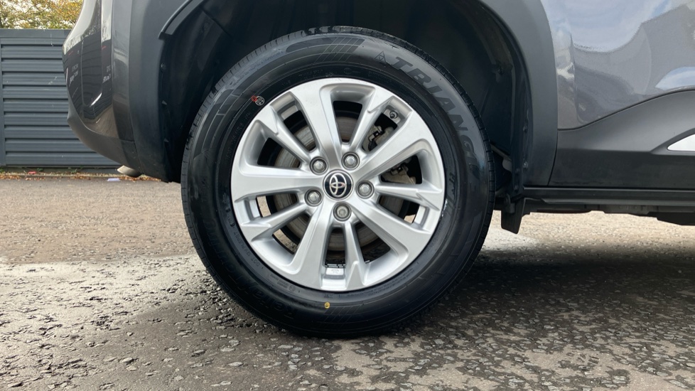 Toyota Yaris Cross 1.5 Hybrid Icon 5dr CVT Hybrid Estate - Image 25