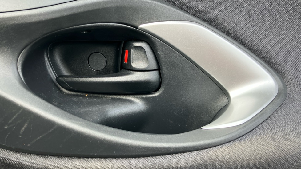 Toyota Yaris Cross 1.5 Hybrid Icon 5dr CVT Hybrid Estate - Image 32