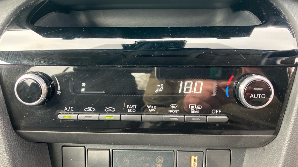Toyota Yaris Cross 1.5 Hybrid Icon 5dr CVT Hybrid Estate - Image 34