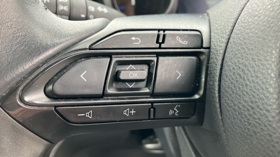 Toyota Yaris Cross 1.5 Hybrid Icon 5dr CVT Hybrid Estate - Image 38
