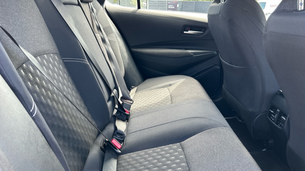 Toyota Corolla 1.8 Hybrid Icon 5dr CVT Hybrid Estate - Image 8