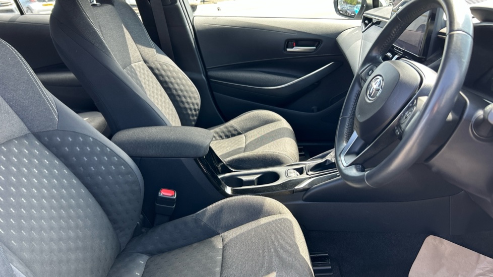 Toyota Corolla 1.8 Hybrid Icon 5dr CVT Hybrid Estate - Image 12