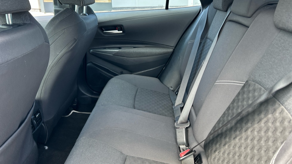 Toyota Corolla 1.8 Hybrid Icon 5dr CVT Hybrid Estate - Image 15