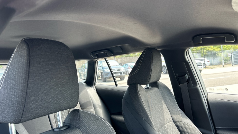 Toyota Corolla 1.8 Hybrid Icon 5dr CVT Hybrid Estate - Image 19