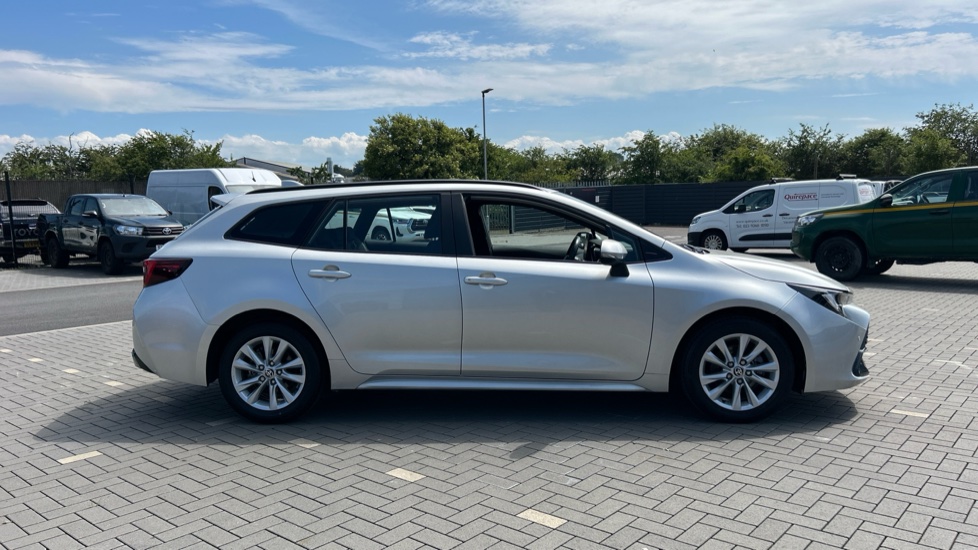 Toyota Corolla 1.8 Hybrid Icon 5dr CVT Hybrid Estate - Image 23