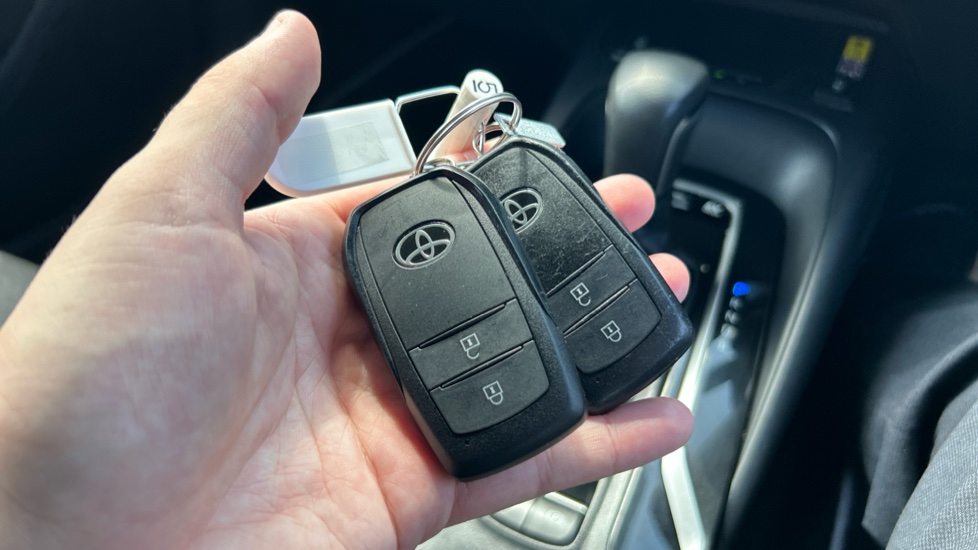 Toyota Corolla 1.8 Hybrid Icon 5dr CVT Hybrid Estate - Image 28