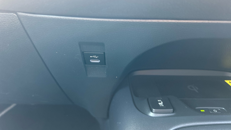 Toyota Corolla 1.8 Hybrid Icon 5dr CVT Hybrid Estate - Image 34