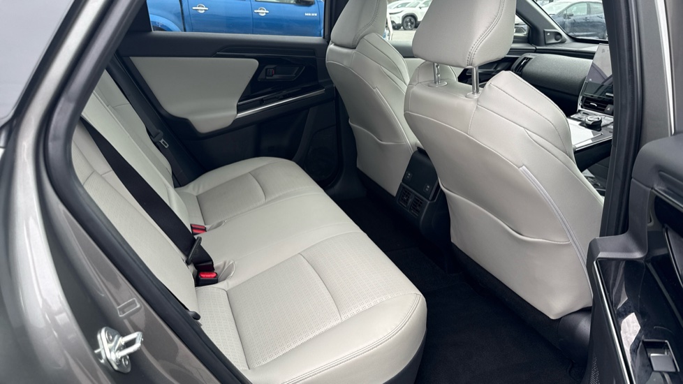 Toyota bZ4X 160kW Premiere Edition 71.4kWh 5dr Auto AWD Electric Hatchback - Image 8