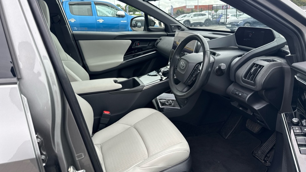 Toyota bZ4X 160kW Premiere Edition 71.4kWh 5dr Auto AWD Electric Hatchback - Image 12