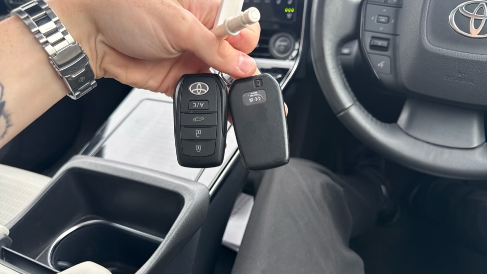 Toyota bZ4X 160kW Premiere Edition 71.4kWh 5dr Auto AWD Electric Hatchback - Image 28