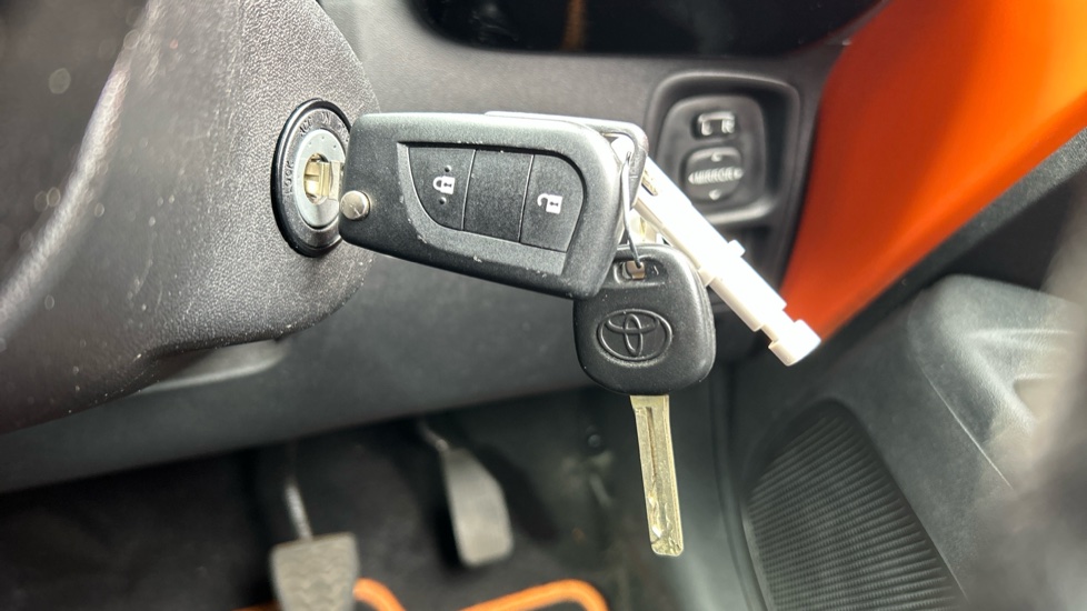 Toyota Aygo 1.0 VVT-i X-Cite 5 5dr x-shift Petrol Hatchback - Image 16