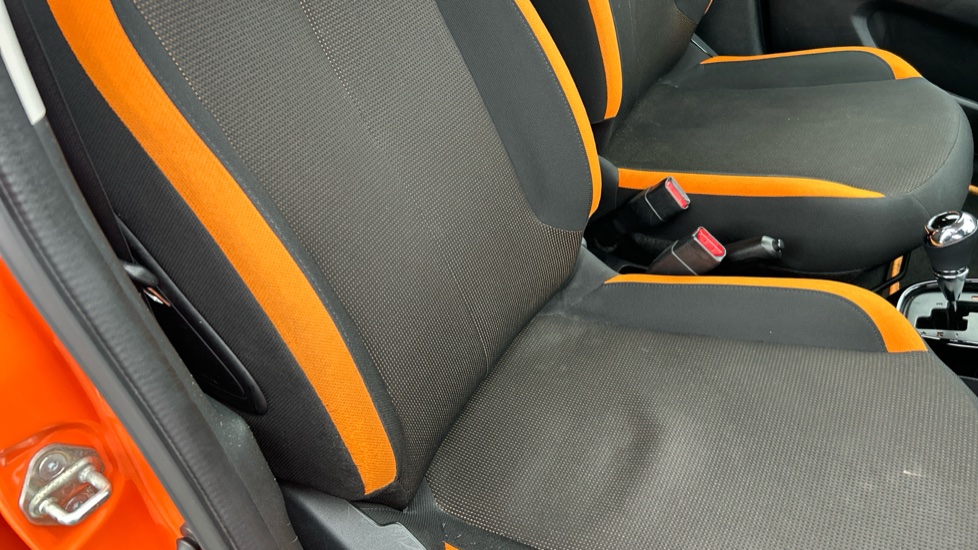 Toyota Aygo 1.0 VVT-i X-Cite 5 5dr x-shift Petrol Hatchback - Image 17