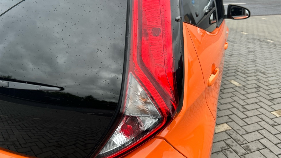 Toyota Aygo 1.0 VVT-i X-Cite 5 5dr x-shift Petrol Hatchback - Image 21
