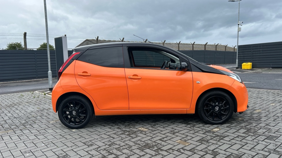 Toyota Aygo 1.0 VVT-i X-Cite 5 5dr x-shift Petrol Hatchback - Image 23