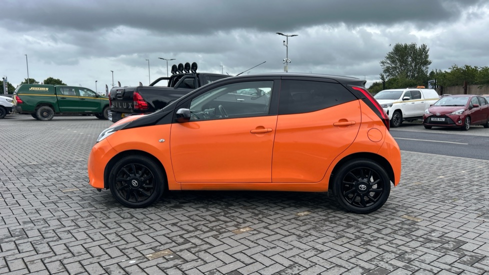 Toyota Aygo 1.0 VVT-i X-Cite 5 5dr x-shift Petrol Hatchback - Image 24