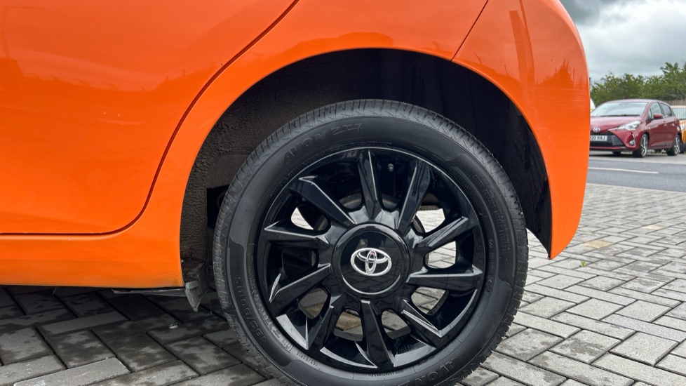 Toyota Aygo 1.0 VVT-i X-Cite 5 5dr x-shift Petrol Hatchback - Image 25