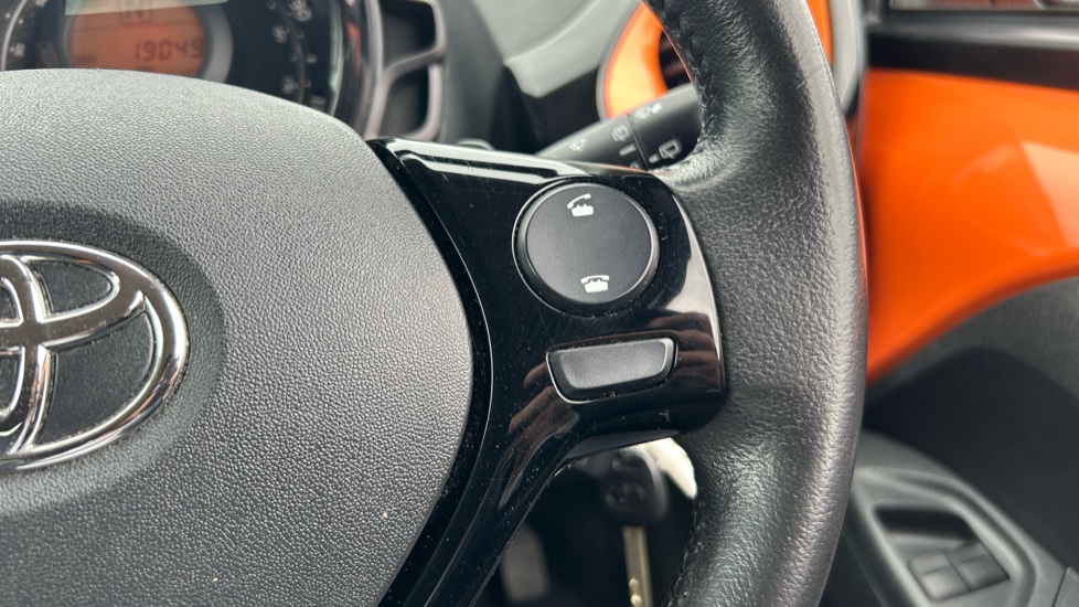 Toyota Aygo 1.0 VVT-i X-Cite 5 5dr x-shift Petrol Hatchback - Image 29