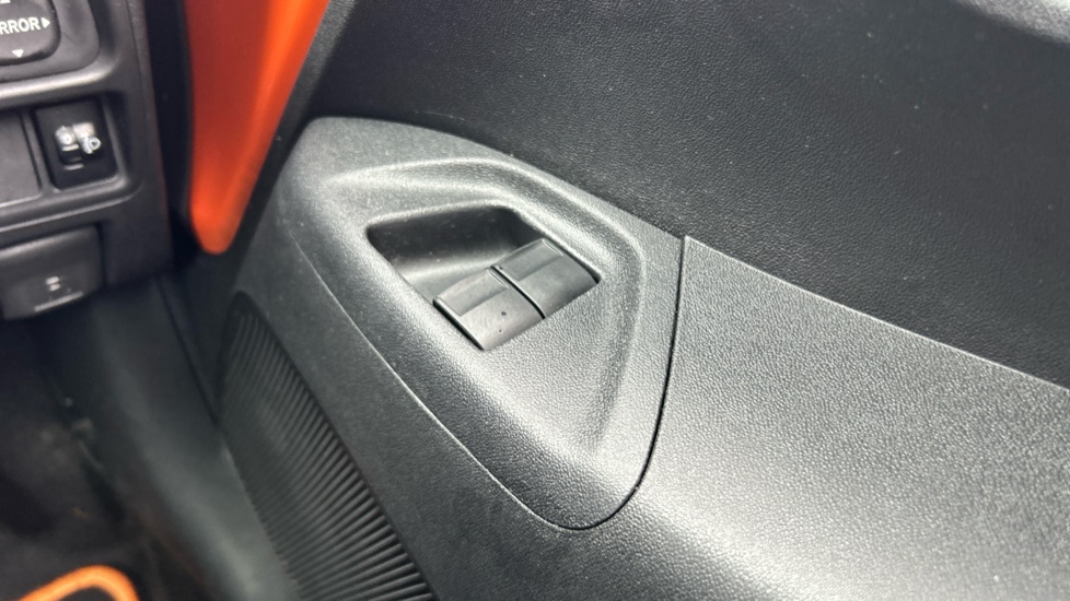 Toyota Aygo 1.0 VVT-i X-Cite 5 5dr x-shift Petrol Hatchback - Image 30