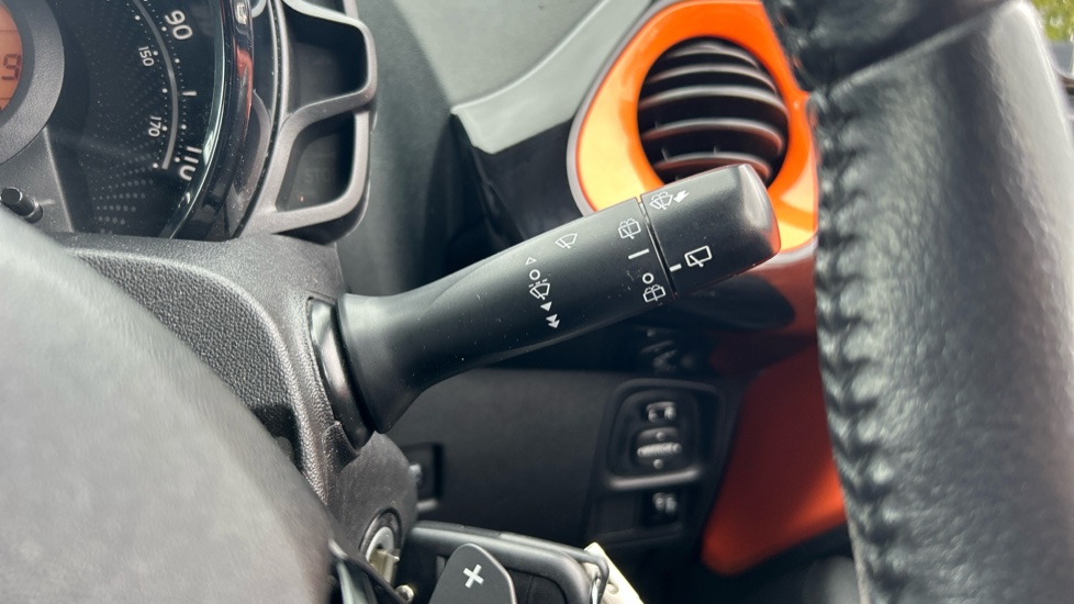 Toyota Aygo 1.0 VVT-i X-Cite 5 5dr x-shift Petrol Hatchback - Image 32