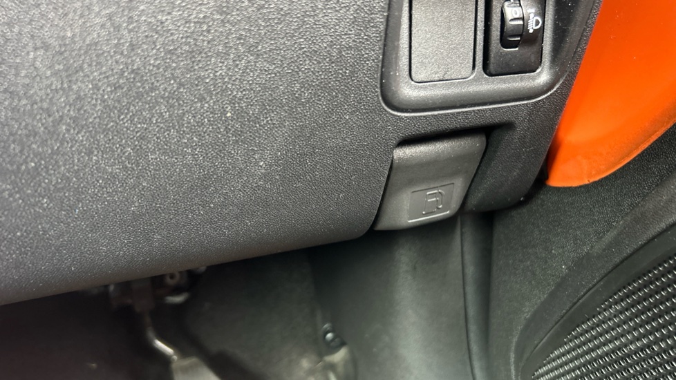 Toyota Aygo 1.0 VVT-i X-Cite 5 5dr x-shift Petrol Hatchback - Image 44