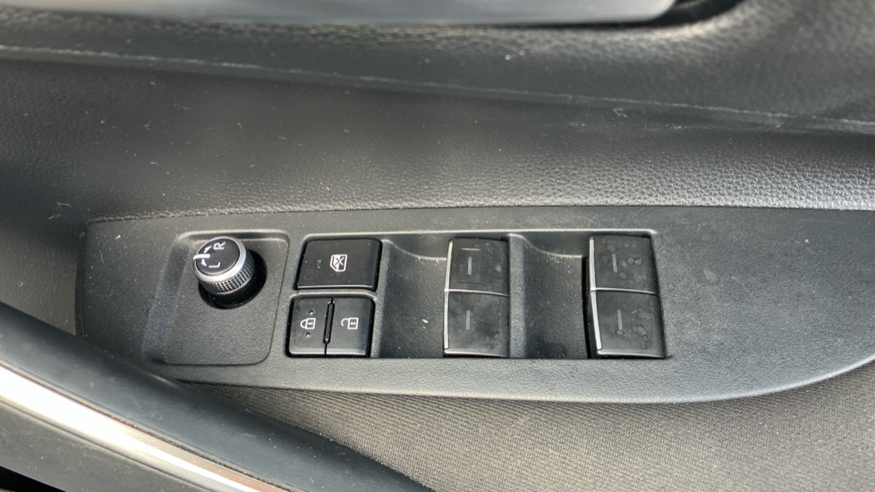 Toyota Corolla 1.8 VVT-i Hybrid Icon 5dr CVT Hybrid Hatchback - Image 31