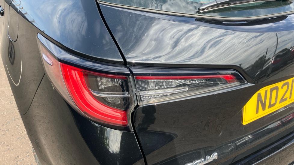Toyota Corolla 2.0 VVT-i Hybrid Icon Tech 5dr CVT Hybrid Estate - Image 21