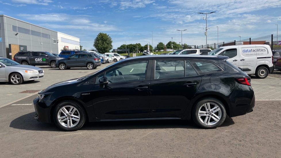 Toyota Corolla 2.0 VVT-i Hybrid Icon Tech 5dr CVT Hybrid Estate - Image 24