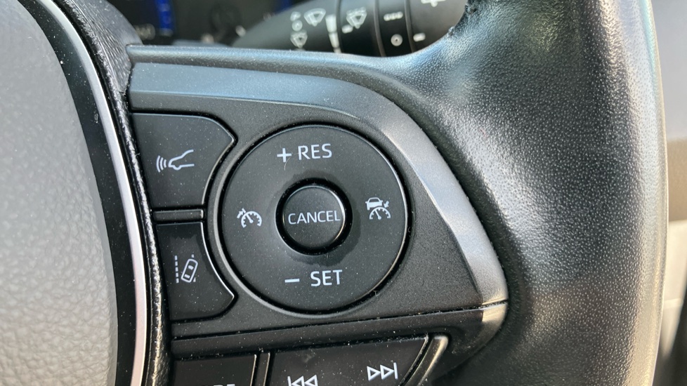 Toyota Corolla 2.0 VVT-i Hybrid Icon Tech 5dr CVT Hybrid Estate - Image 35