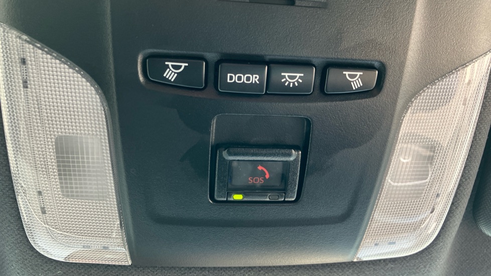 Toyota Corolla 2.0 VVT-i Hybrid Icon Tech 5dr CVT Hybrid Estate - Image 38