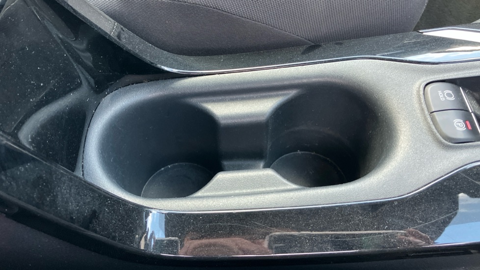 Toyota Corolla 2.0 VVT-i Hybrid Icon Tech 5dr CVT Hybrid Estate - Image 39